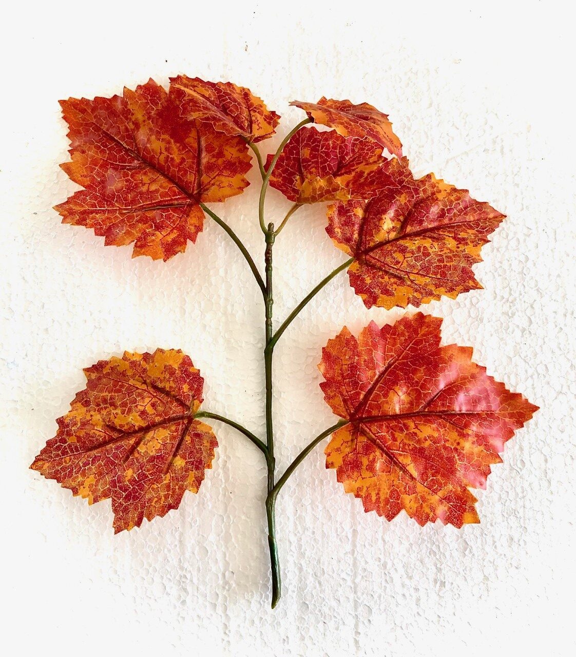 Fake 'Autumnal Red Coloured' Leaves (20-25cm)